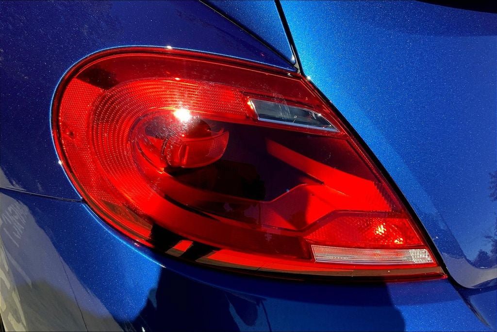 Used 2013 Volkswagen Beetle 2.0T FWD image 29