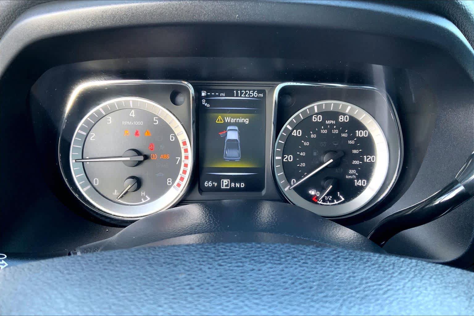 Used 2018 Nissan Titan SV w/ SV Convenience Package image 22