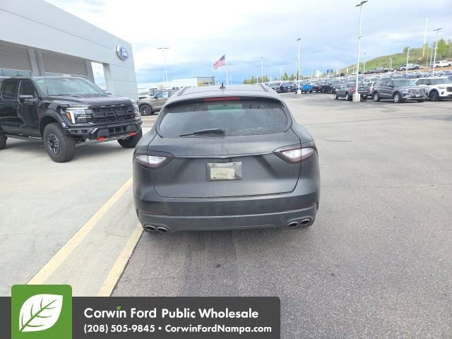 Used 2017 Maserati Levante S AWD/4WD image 6