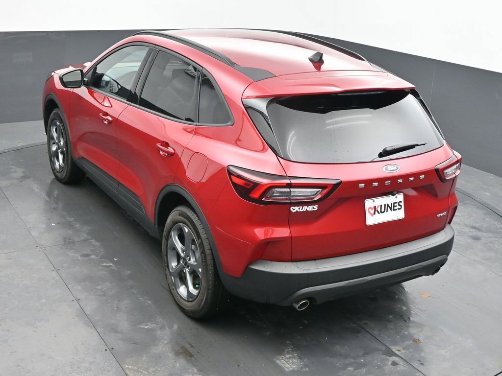 Used 2025 Ford Escape ST-Line w/ Cold Weather Package image 18
