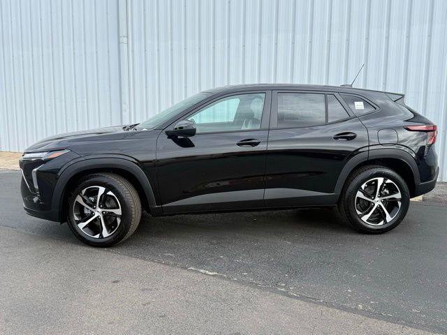 New 2026 Chevrolet Trax RS w/ Sunroof Package FWD image 2