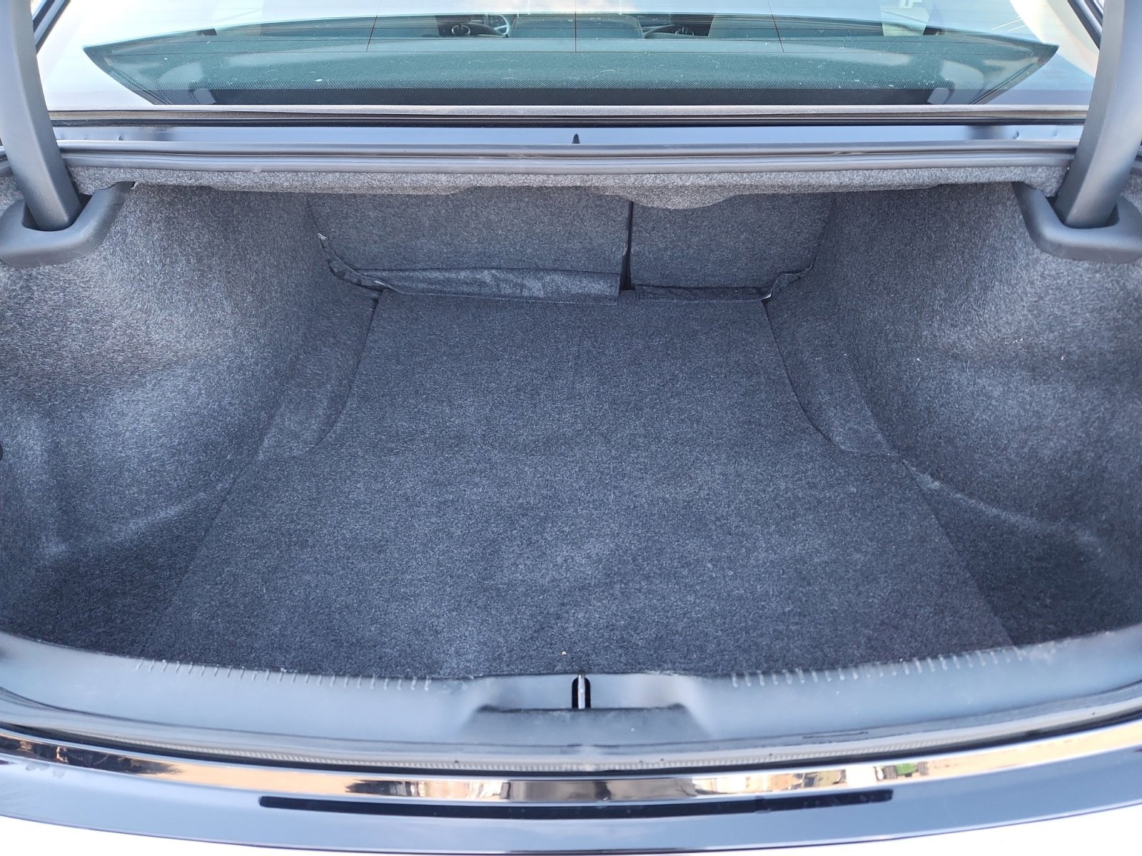 Used 2018 Chrysler 300 Touring image 35