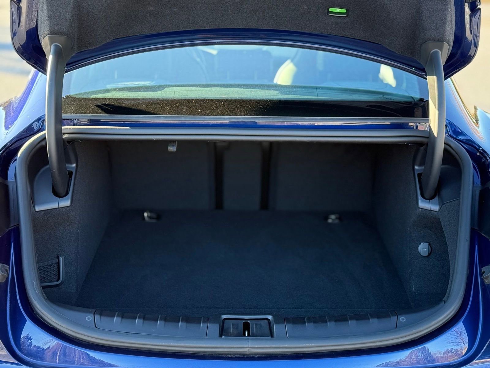 Used 2022 Porsche Taycan Base image 50