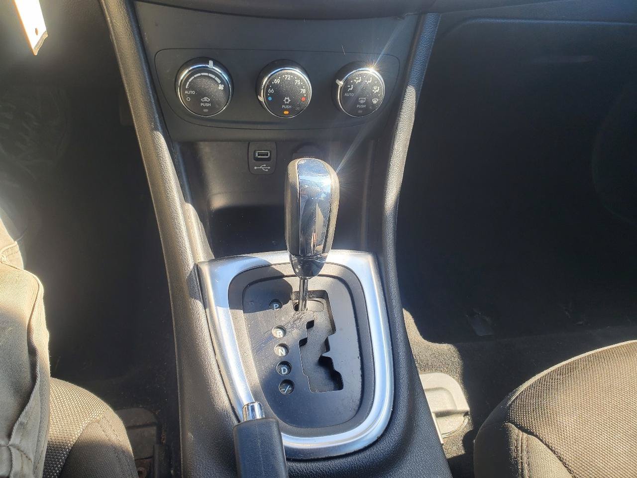 Used 2012 Dodge Avenger SXT FWD image 20