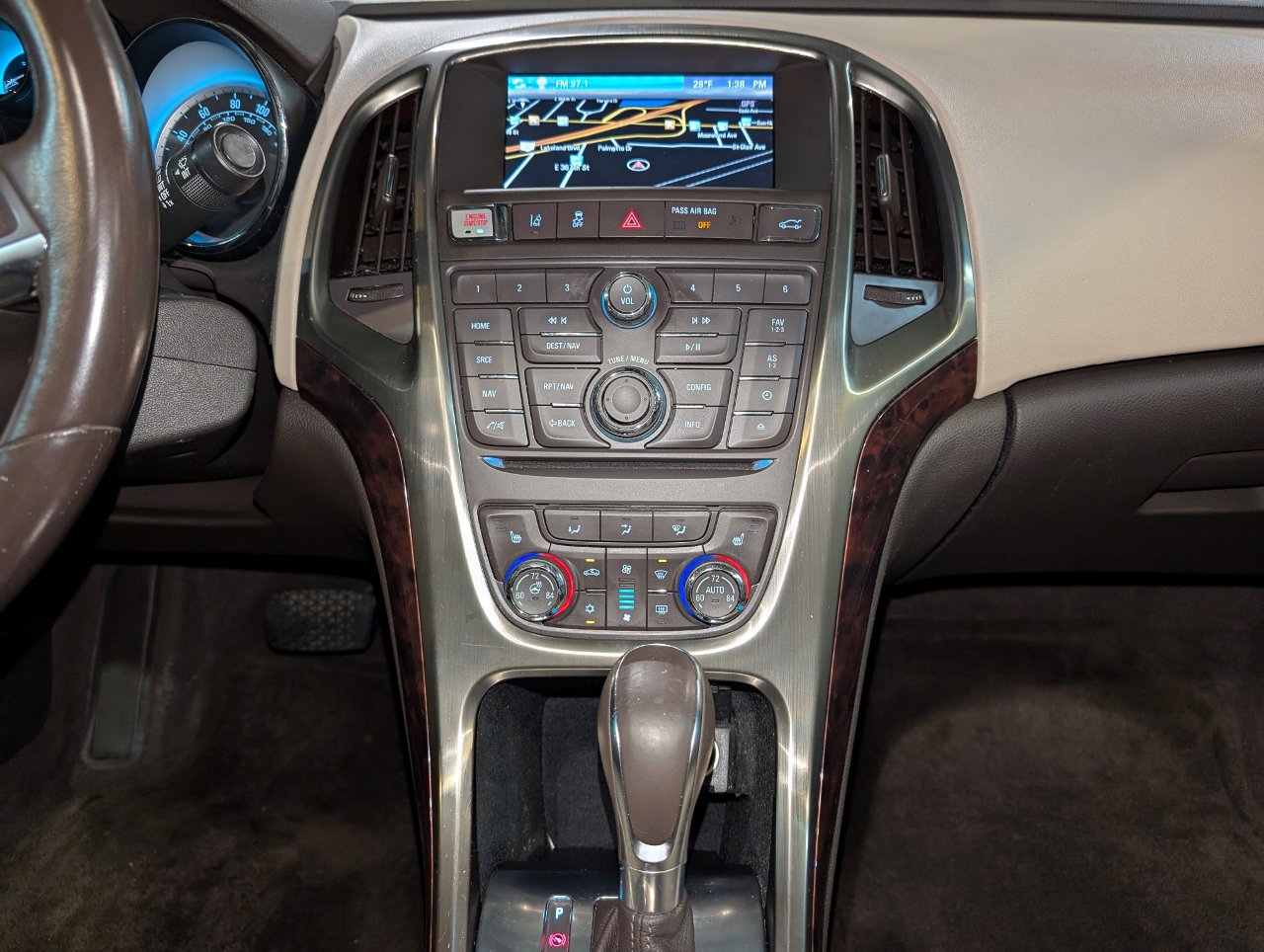Used 2015 Buick Verano Leather w/ Experience Buick Package image 34