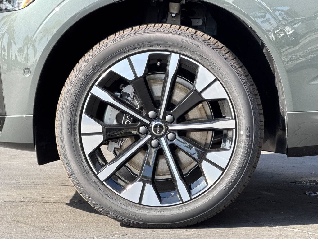 New 2026 Volvo XC60 T8 Plus w/ Climate Package PRO AWD/4WD image 25