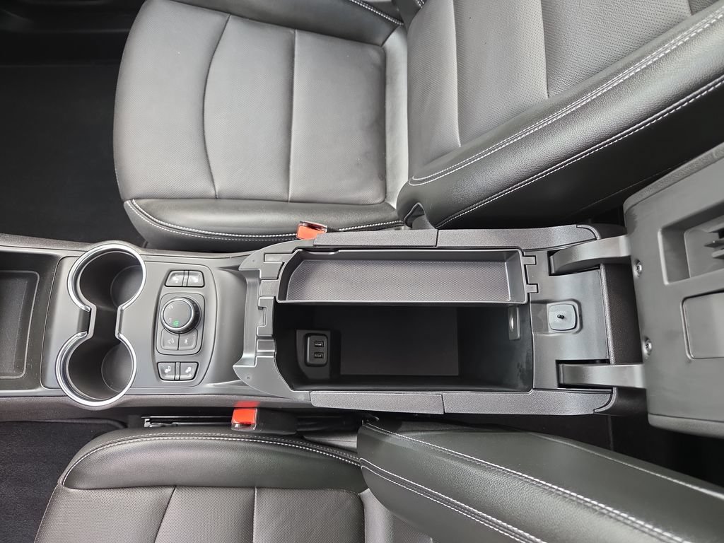 Certified 2024 GMC Terrain SLT w/ Infotainment Package II AWD/4WD image 24