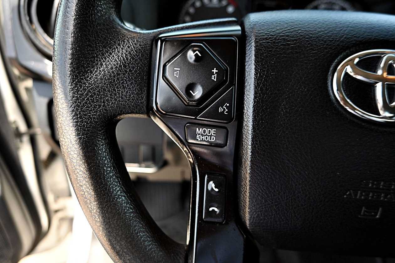 Used 2022 Toyota Tacoma SR RWD image 17