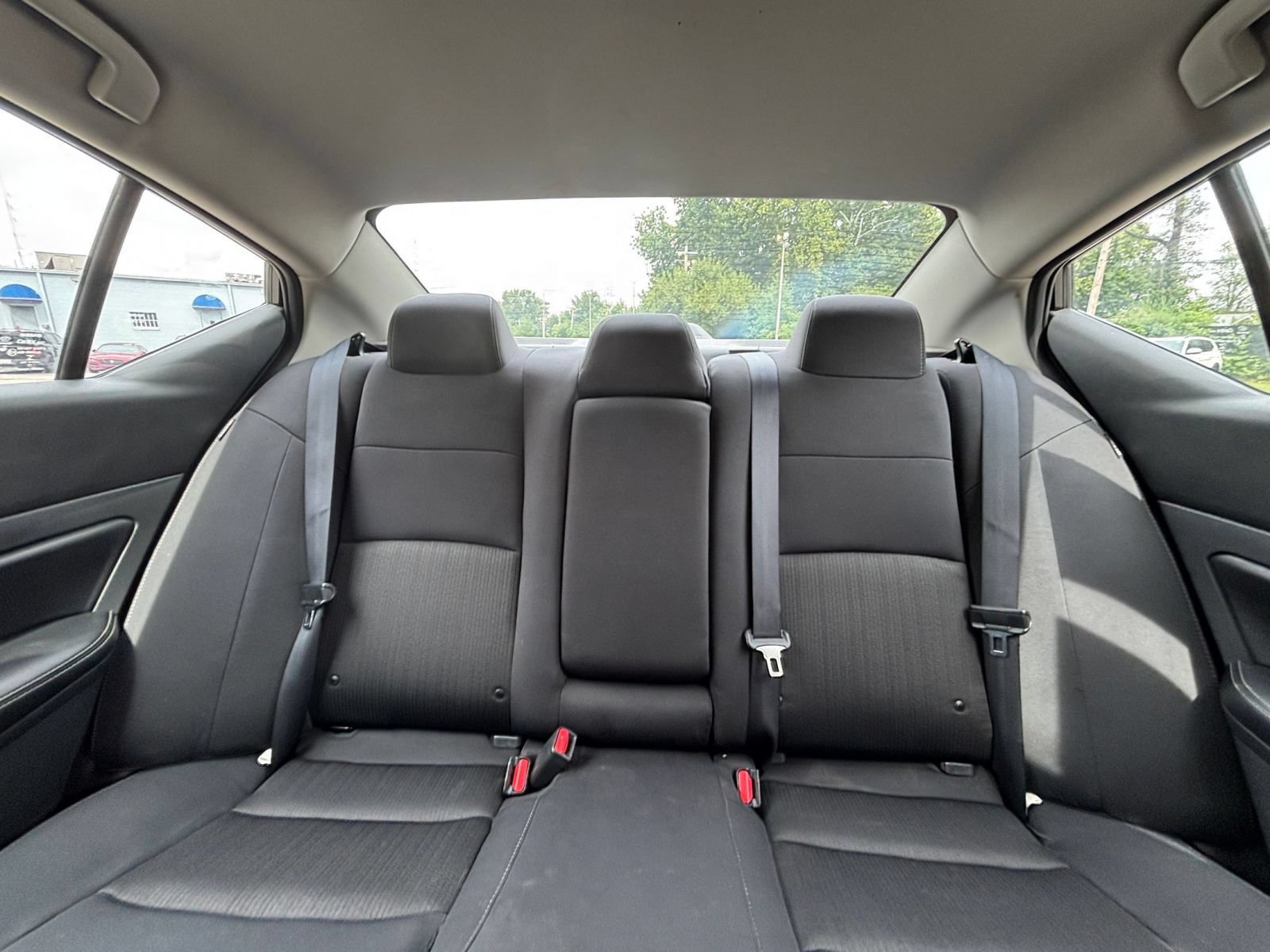 Used 2025 Nissan Altima 2.5 SV FWD image 37