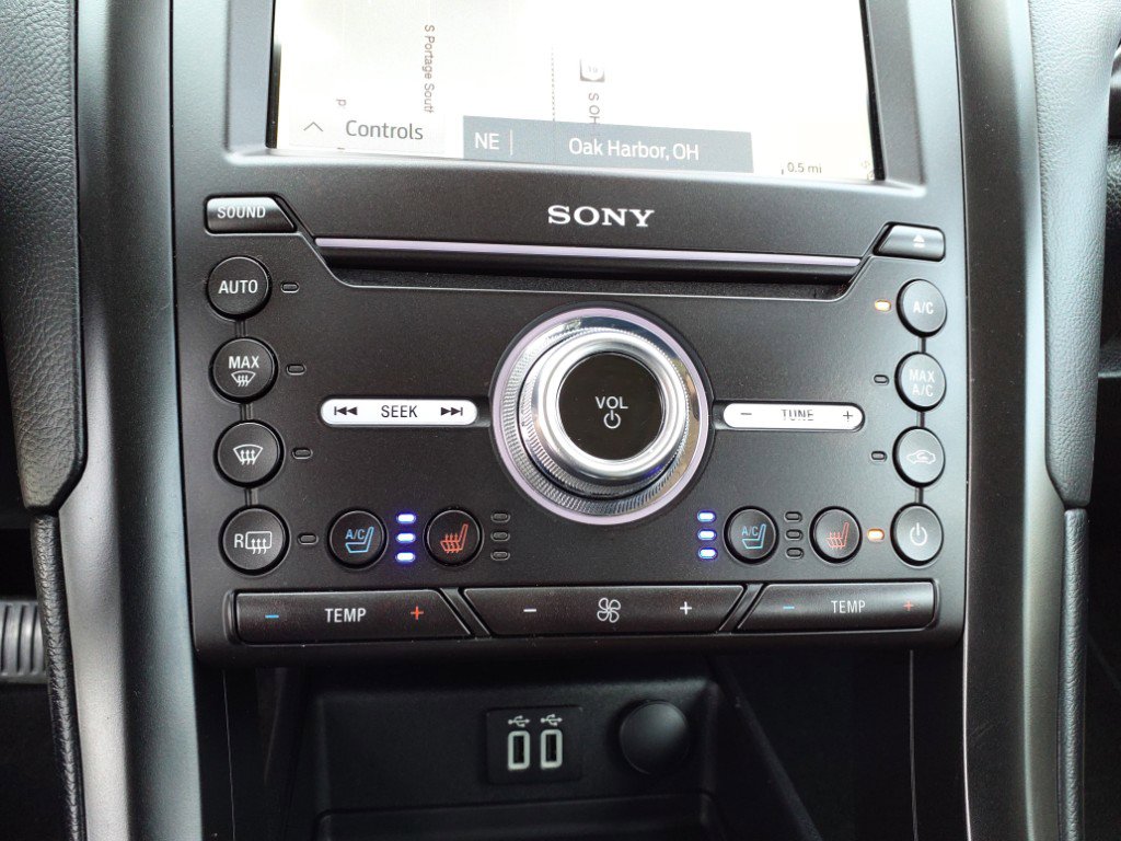 Used 2019 Ford Fusion Energi Titanium image 9