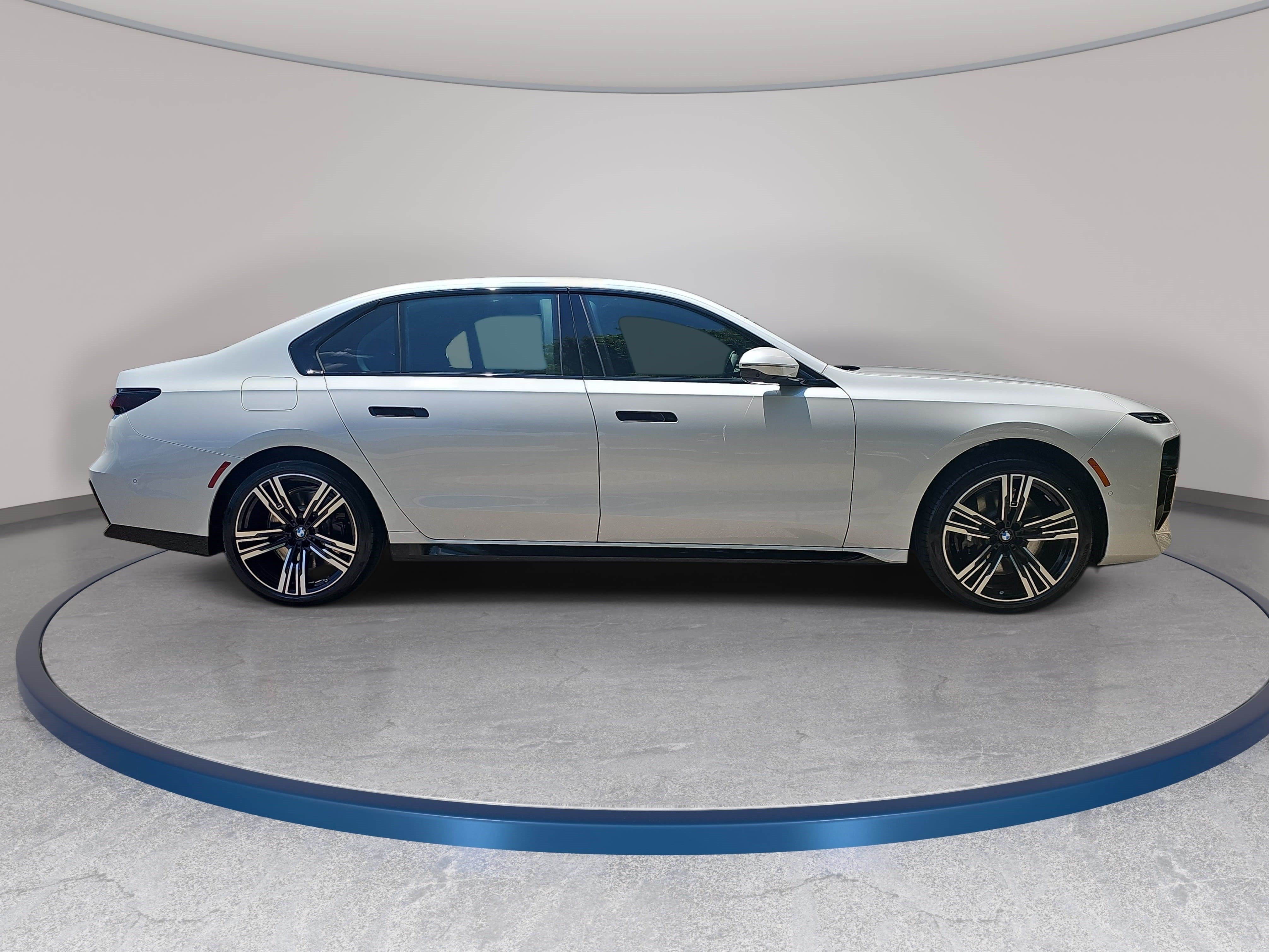 New 2026 BMW 740i RWD image 4