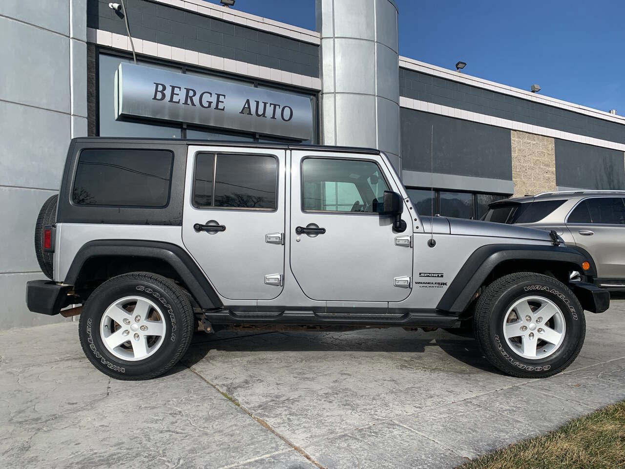 Used 2018 Jeep Wrangler Unlimited Sport S image 6