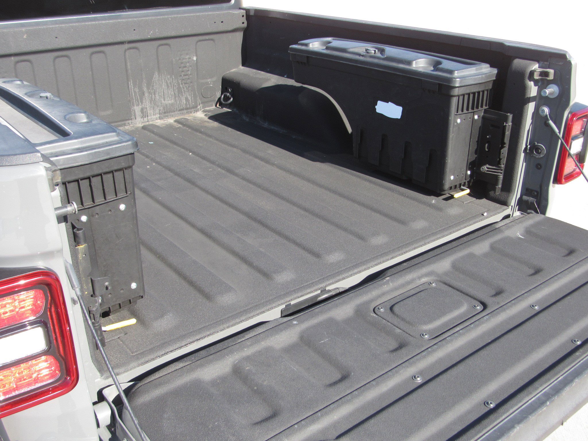 Used 2021 Jeep Gladiator Willys image 8