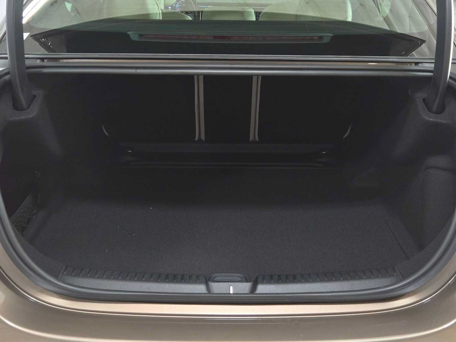 New 2027 Mercedes-Benz E 350 4MATIC Sedan image 14