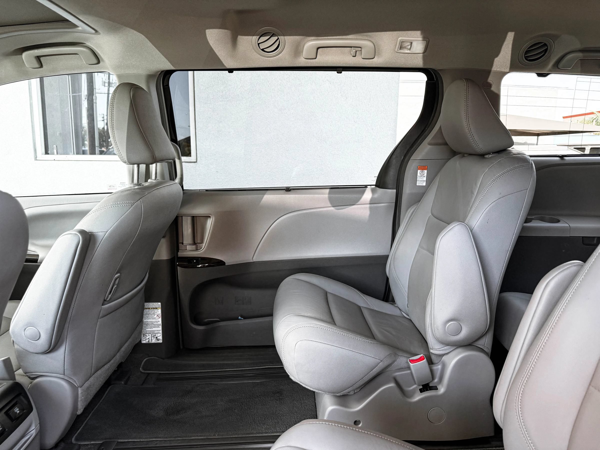 Used 2019 Toyota Sienna XLE w/ XLE Navigation Package AWD/4WD image 26