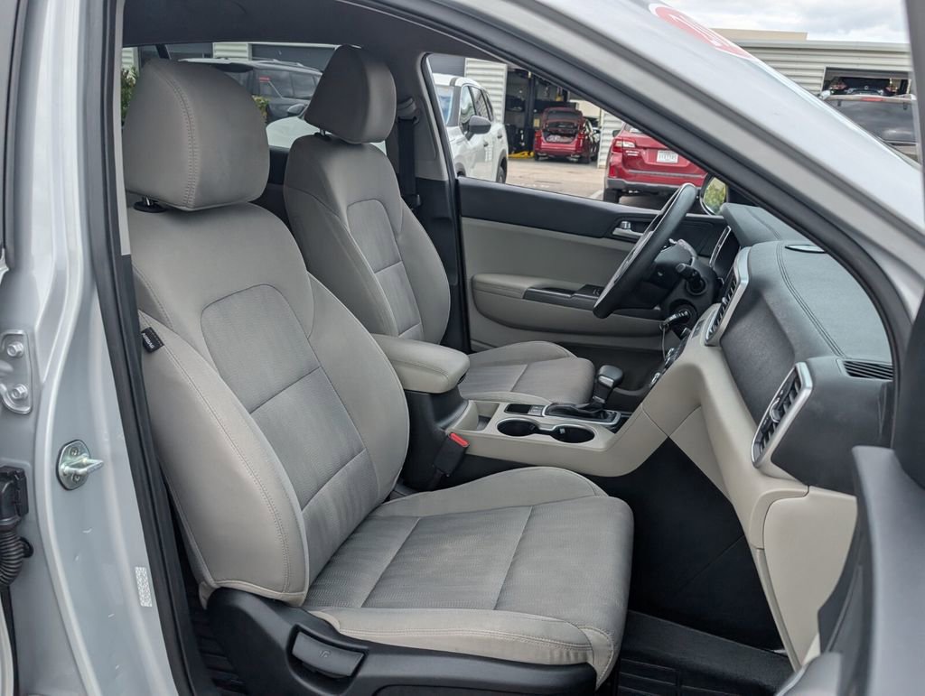 Used 2022 Kia Sportage LX image 18