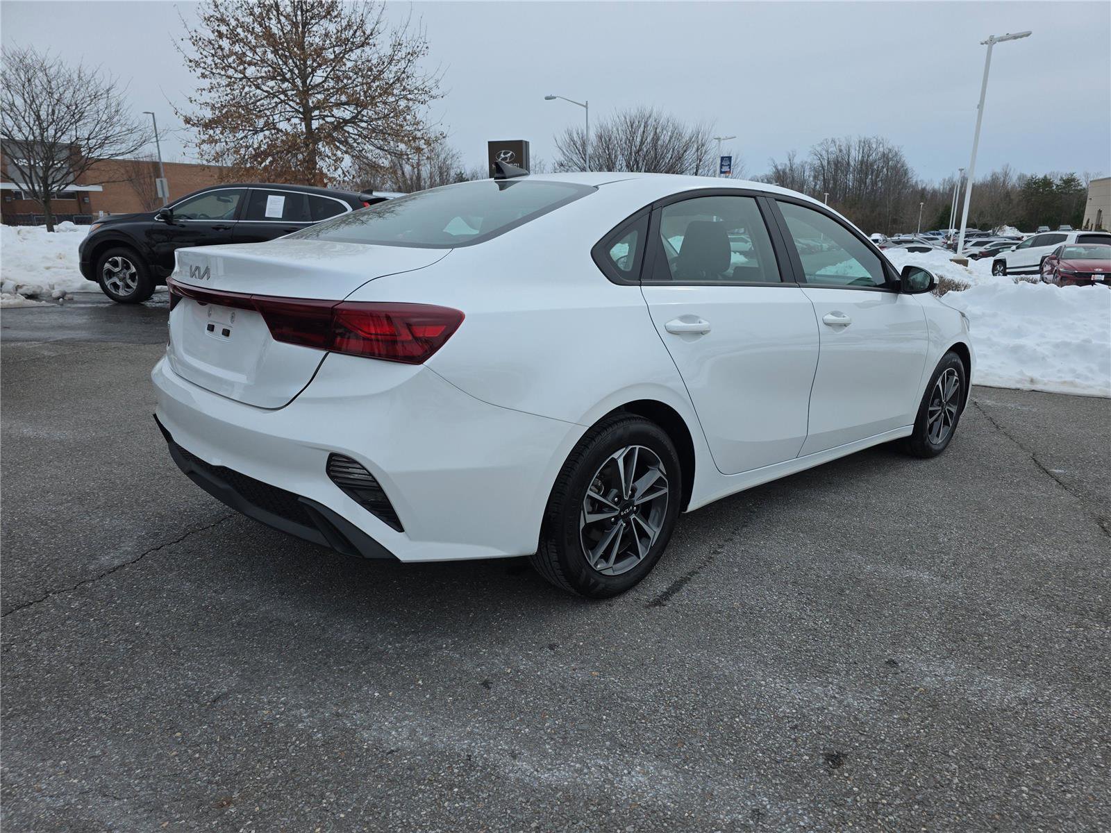Used 2024 Kia Forte LXS image 4