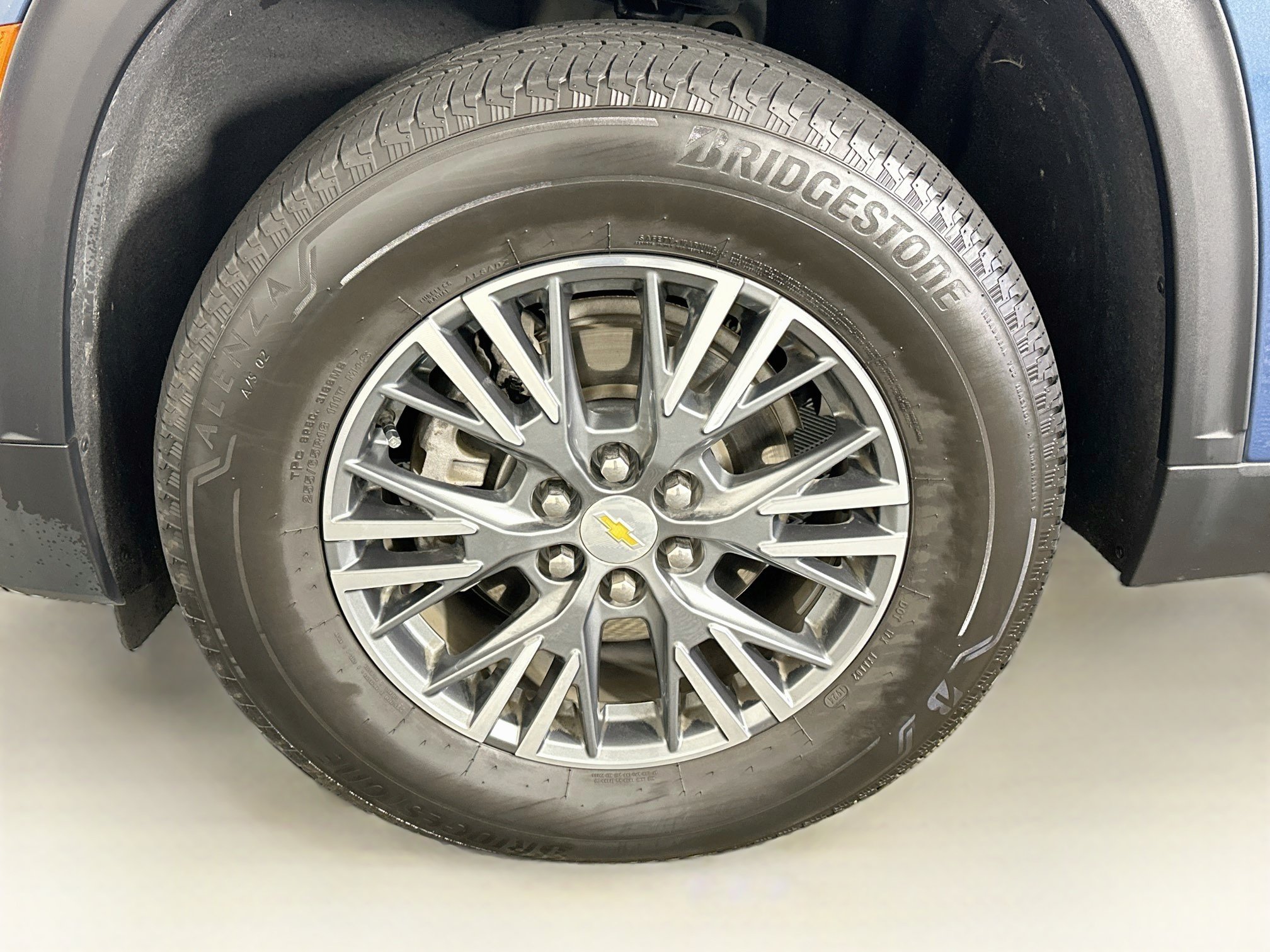 Used 2024 Chevrolet Traverse LS FWD image 11
