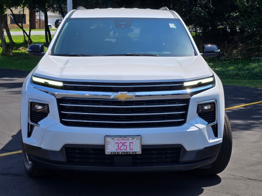 Used 2026 Chevrolet Traverse LT AWD/4WD image 4