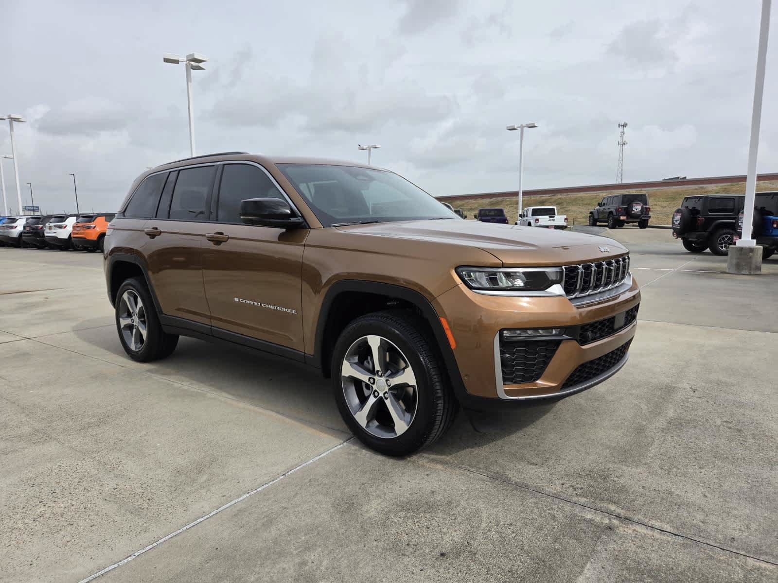 New 2026 Jeep Grand Cherokee Limited AWD/4WD image 7