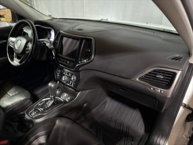 Used 2021 Jeep Cherokee Latitude Lux w/ Comfort/Convenience Group image 24