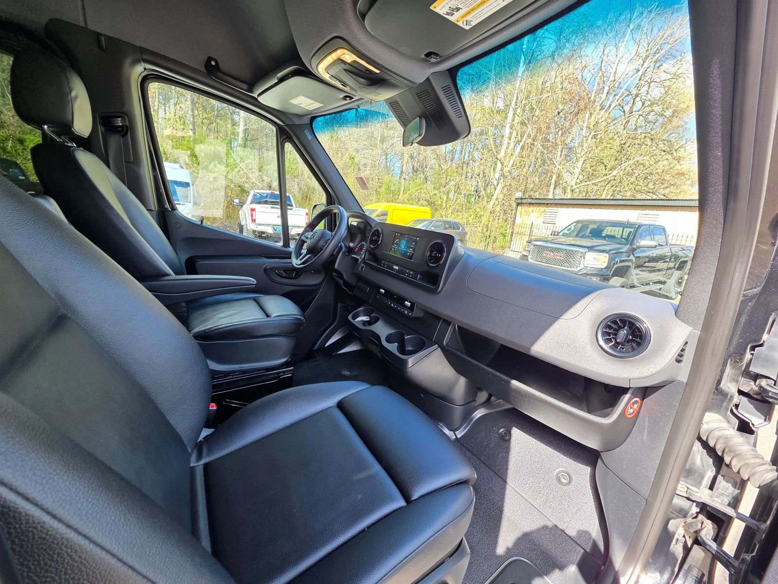 Used 2019 Mercedes-Benz Sprinter 2500 image 32