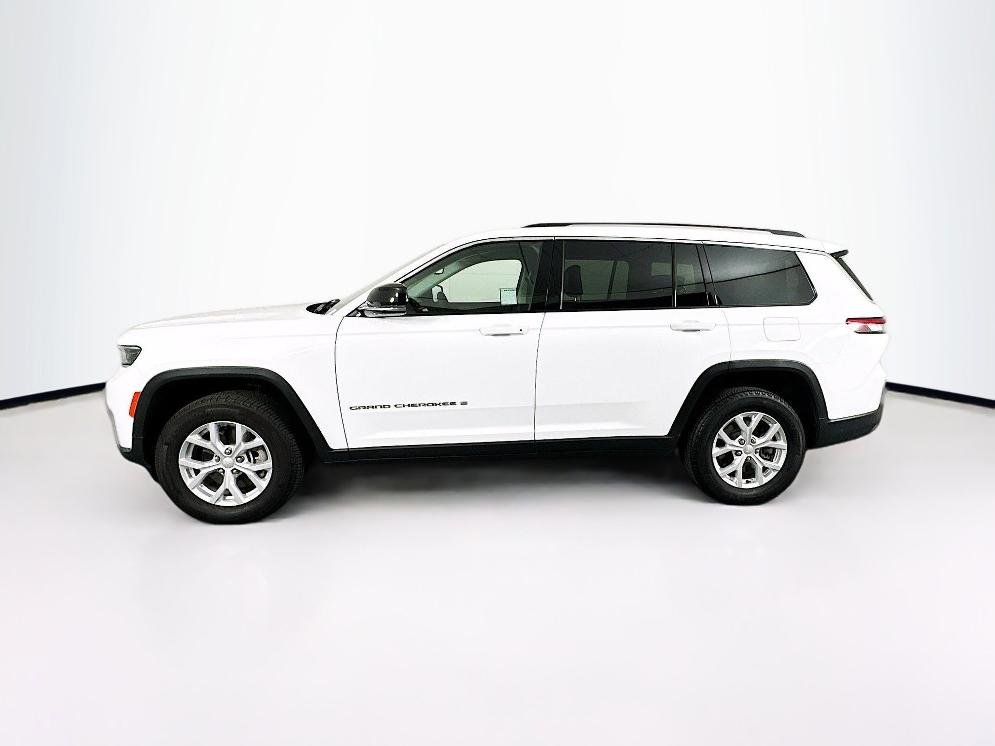 Used 2023 Jeep Grand Cherokee L Limited w/ Trailer Tow Group (B) image 4