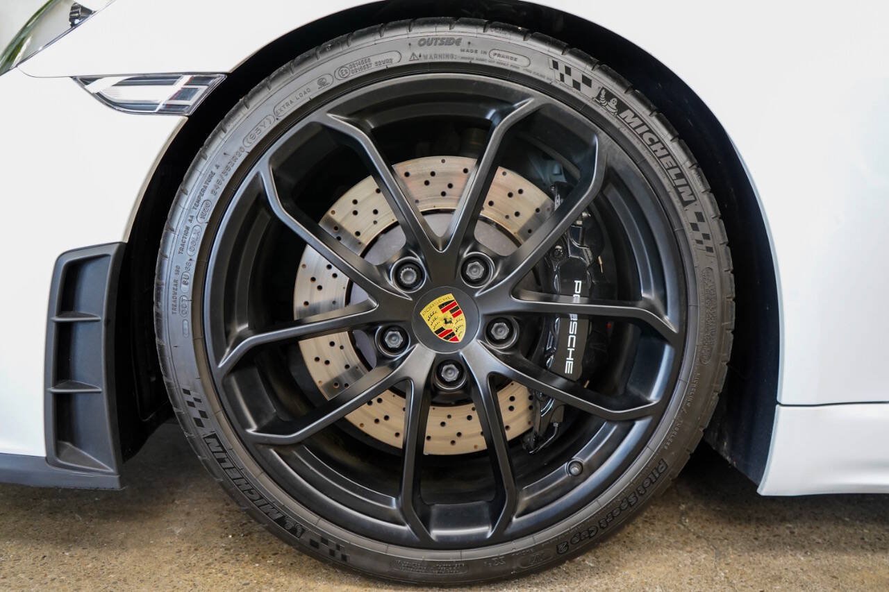 Used 2020 Porsche 718 Boxster Spyder RWD image 9