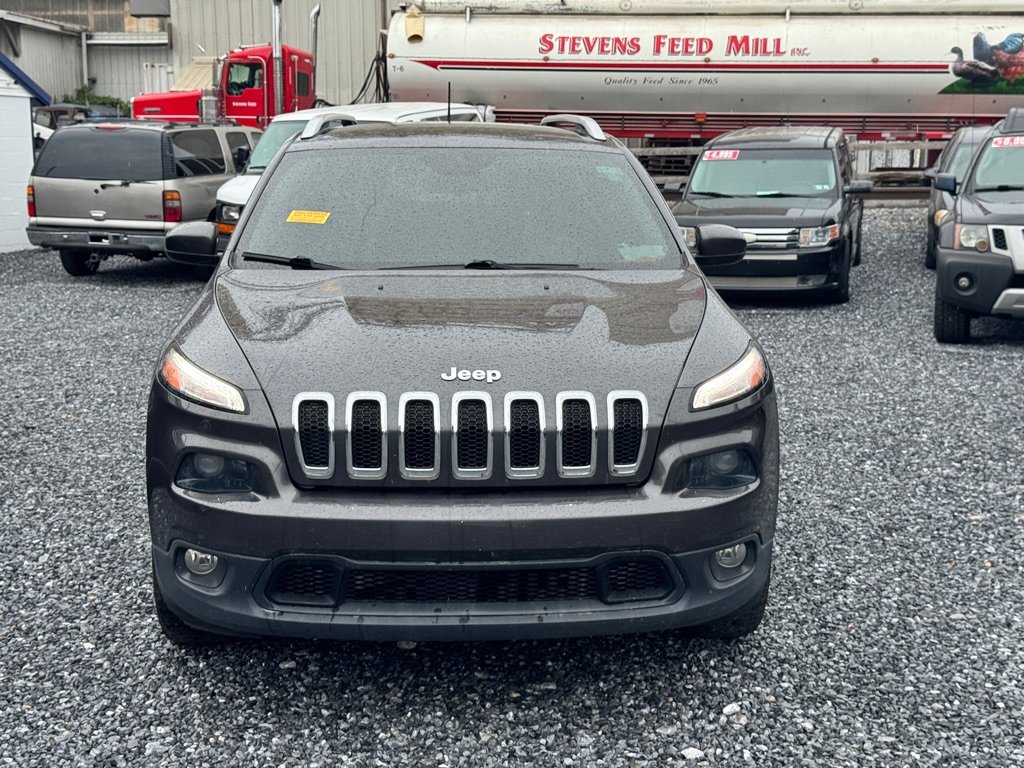 Used 2016 Jeep Cherokee Latitude w/ Cold Weather Group image 2