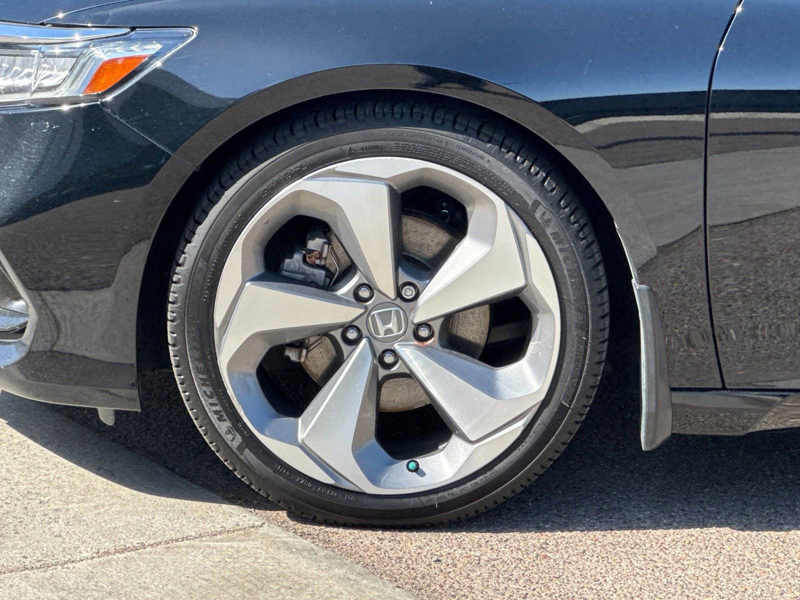 Used 2018 Honda Accord Touring image 33