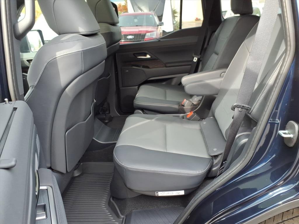 Used 2025 Lexus GX 550 w/ Accessory Package (2T) image 12