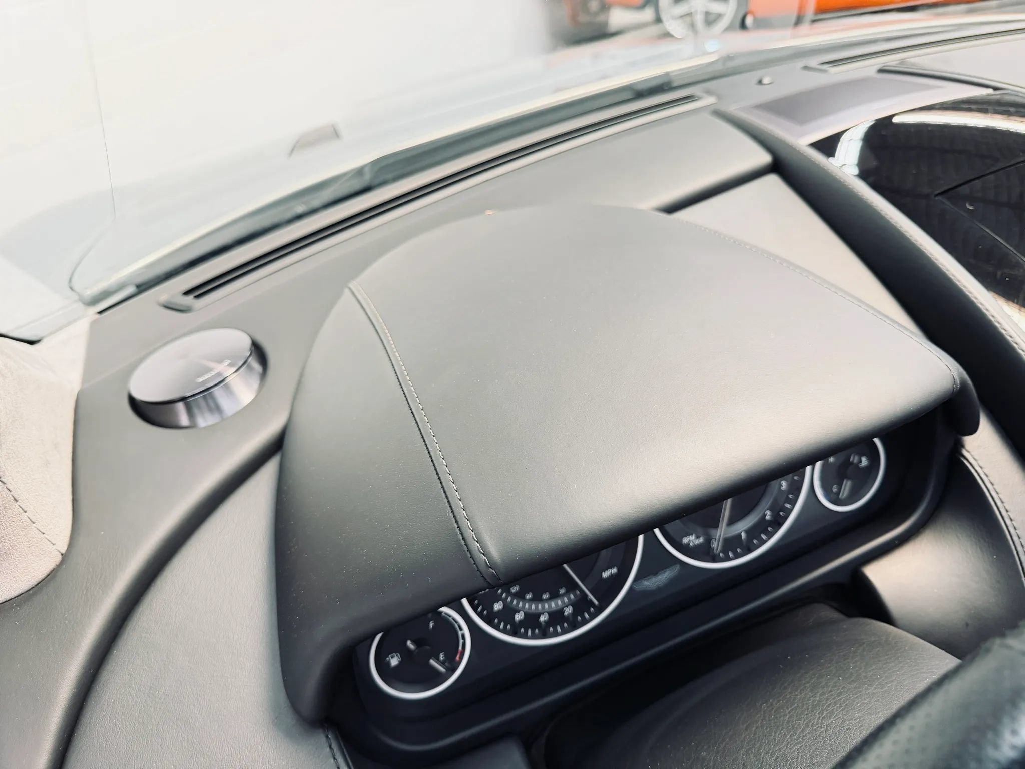 Used 2012 Aston Martin DBS Volante RWD image 35