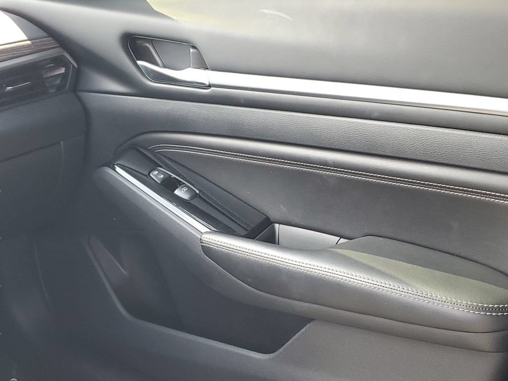 Used 2022 Nissan Altima 2.5 SL FWD image 13
