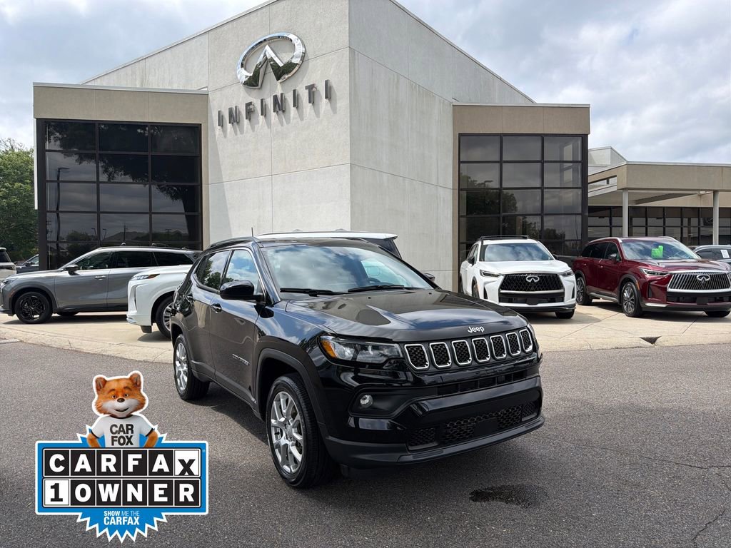 Used 2023 Jeep Compass Latitude AWD/4WD image 1