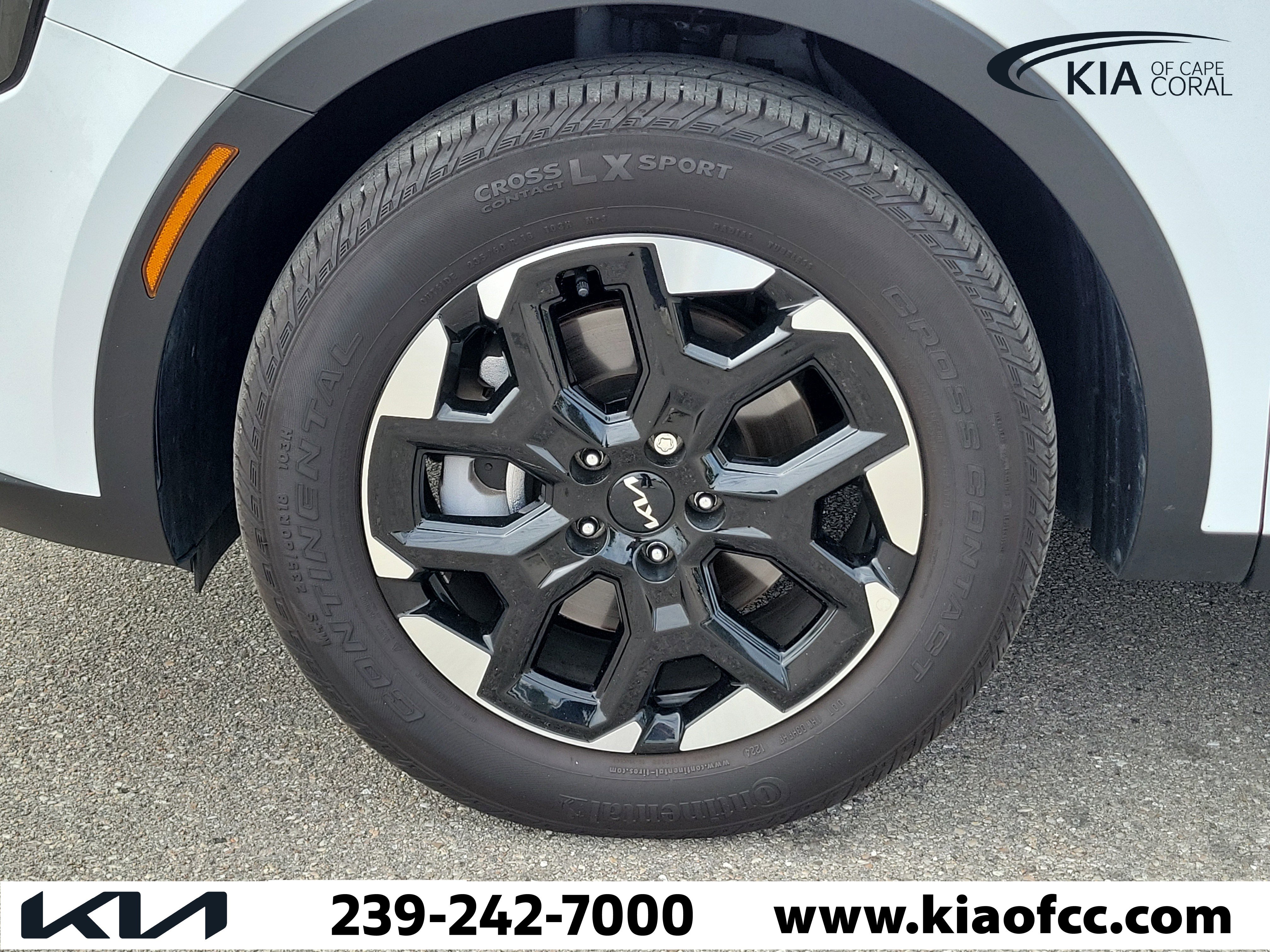 Used 2025 Kia Sorento S w/ Panoramic Sunroof Package FWD image 8