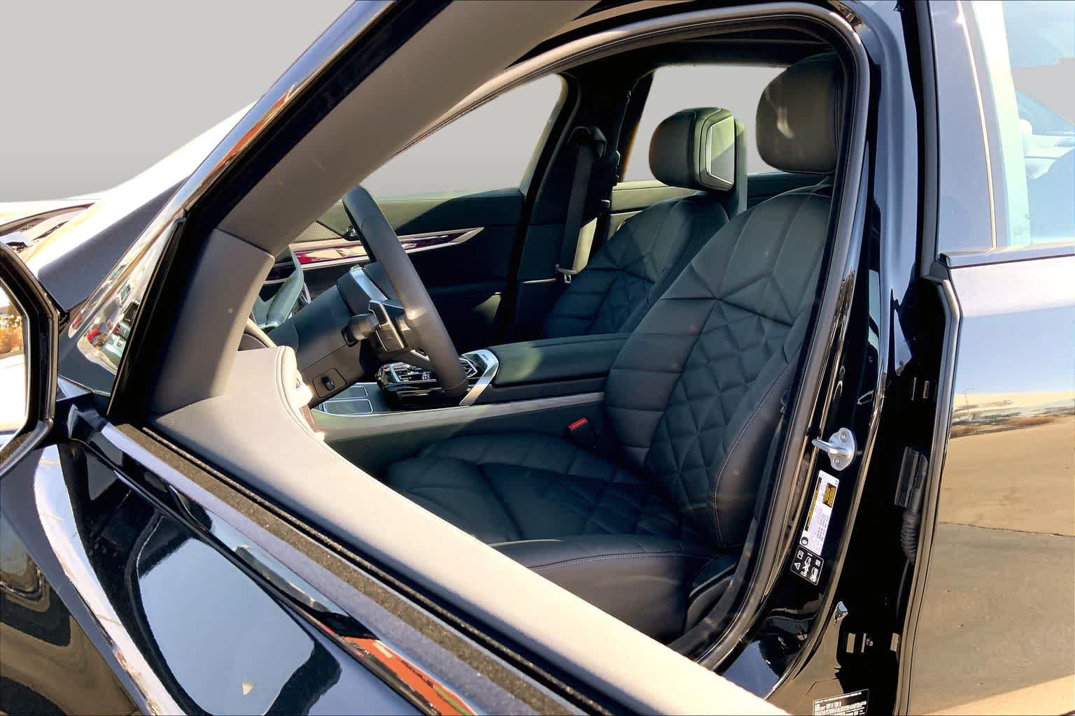 New 2026 BMW 740i xDrive AWD/4WD image 9