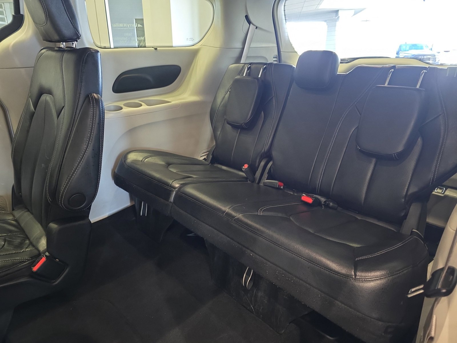 Used 2022 Chrysler Pacifica Touring-L FWD image 31