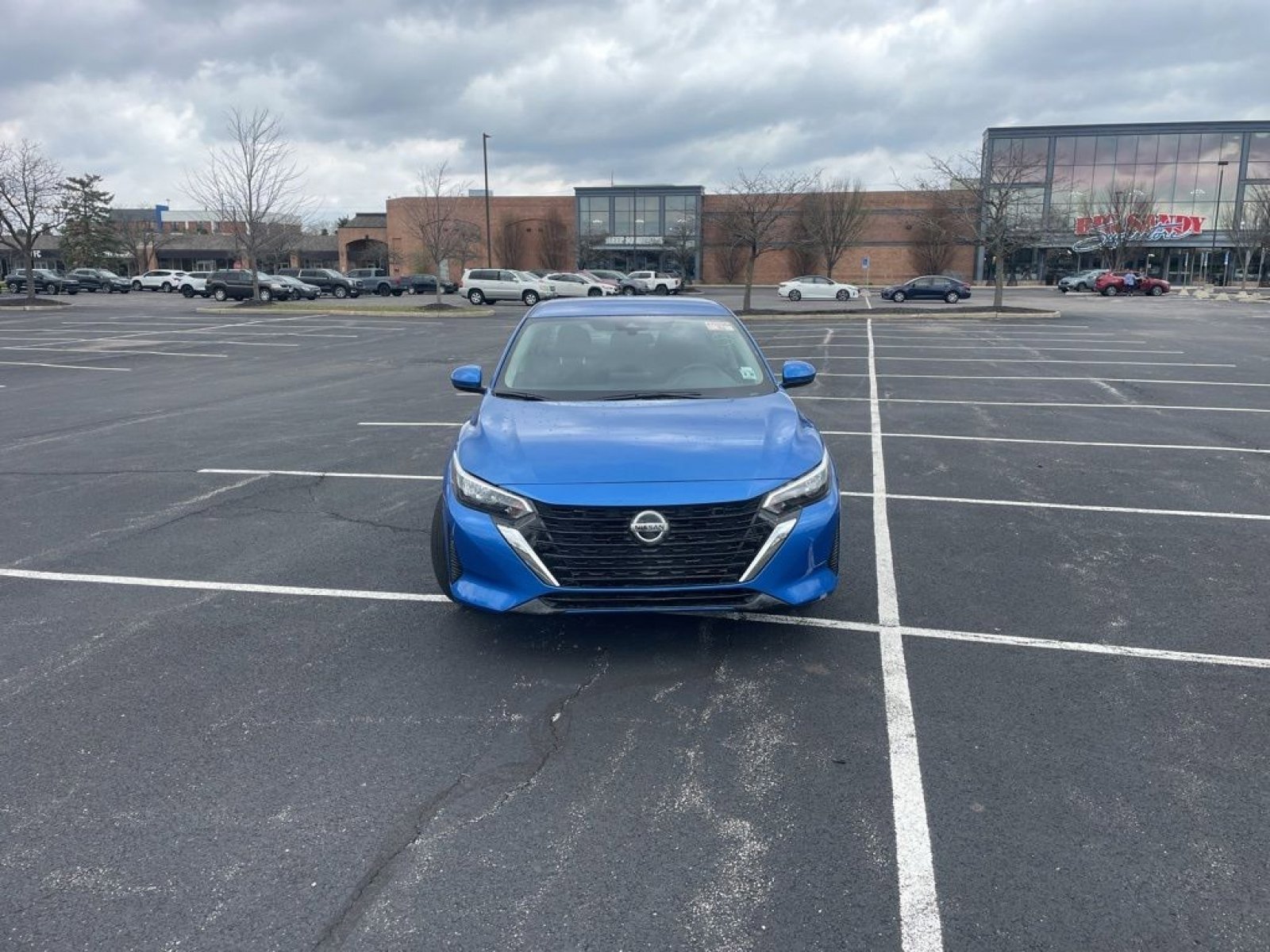 Used 2025 Nissan Sentra SV image 2