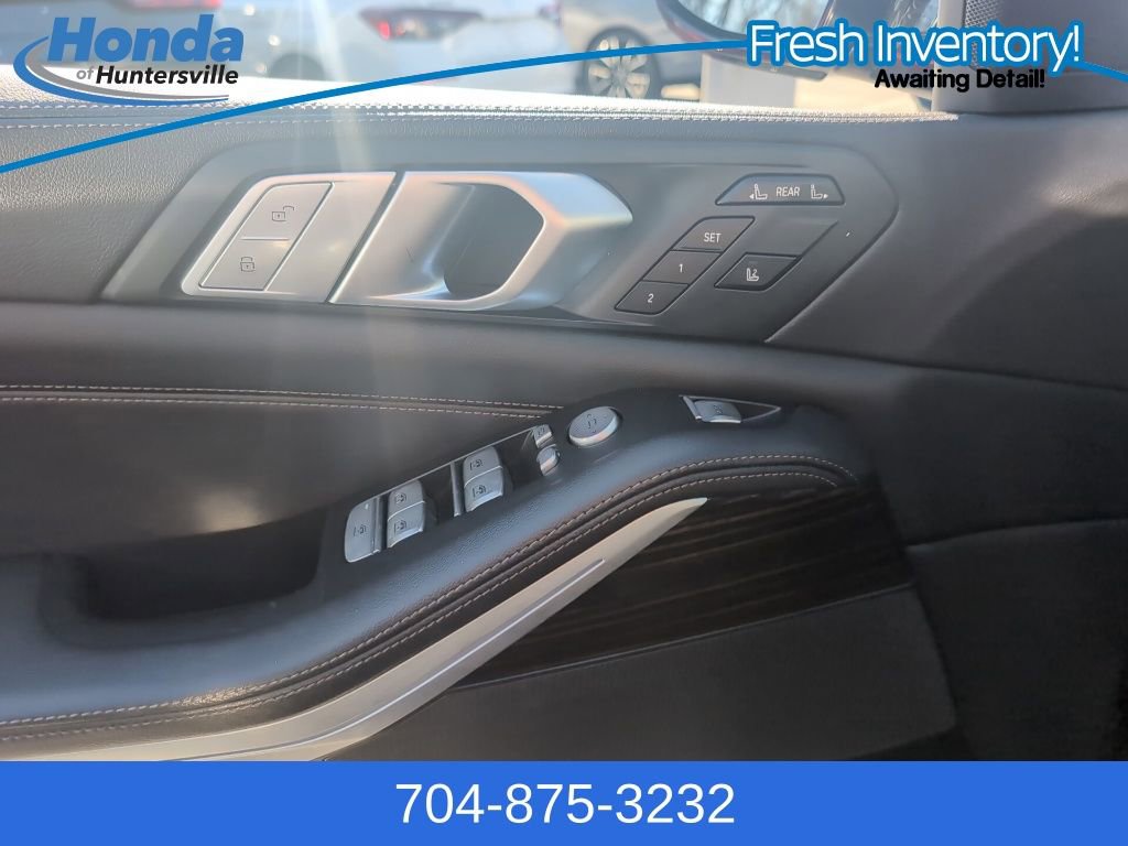 Used 2021 BMW X7 xDrive40i w/ Parking Assistance Package image 26