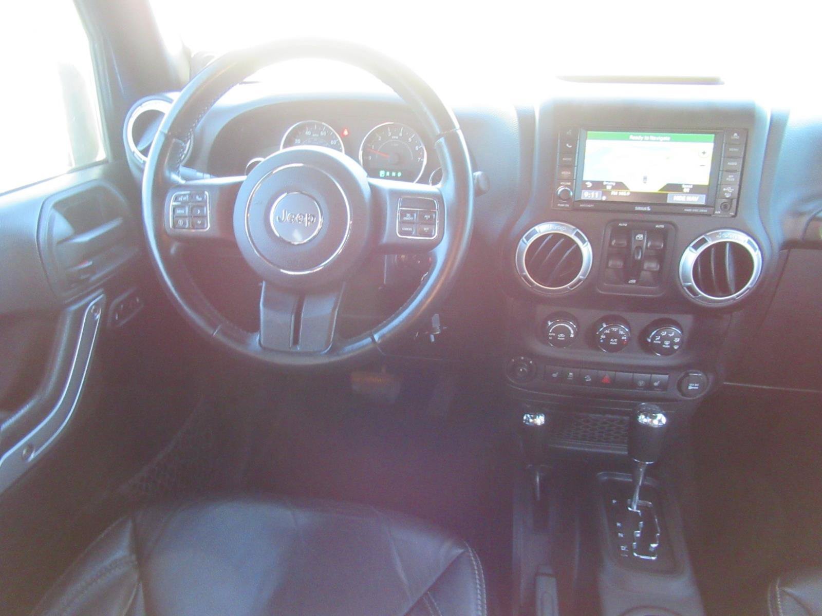 Used 2013 Jeep Wrangler Unlimited Sahara w/ Connectivity Group AWD/4WD image 13