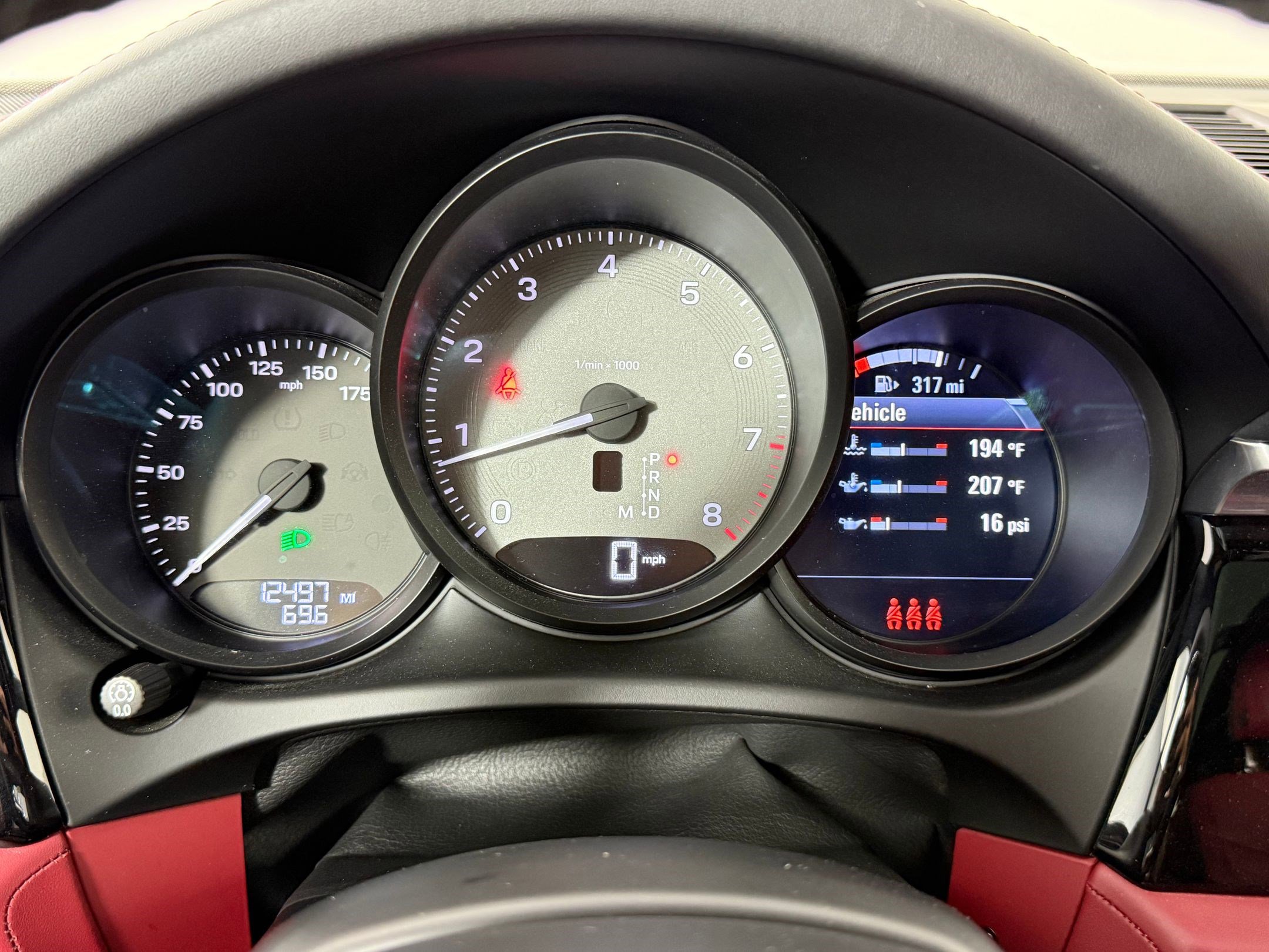 Used 2022 Porsche Macan S image 25