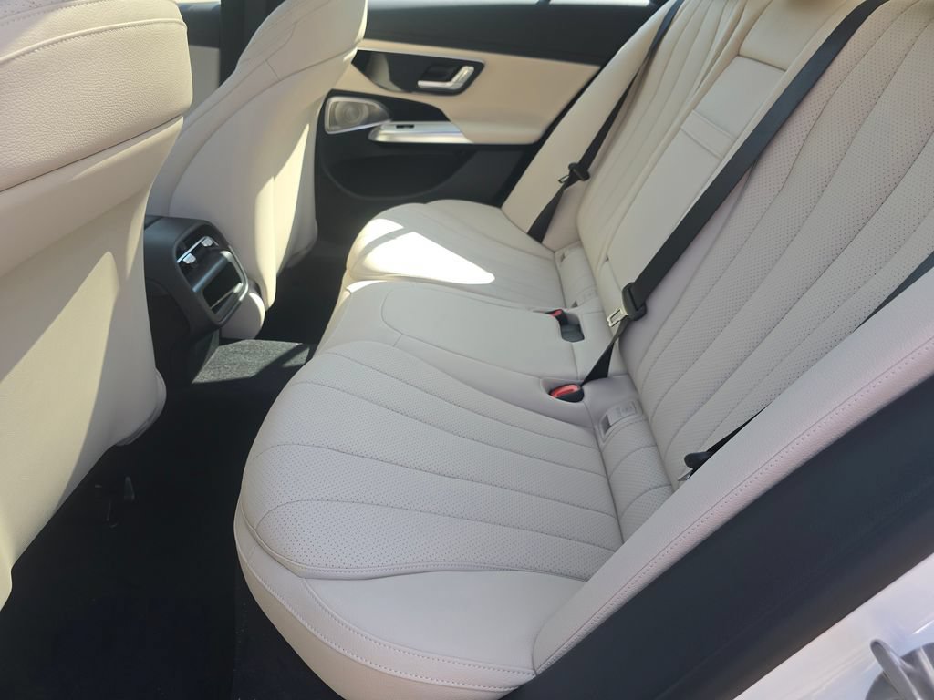New 2027 Mercedes-Benz E 350 4MATIC Sedan image 21