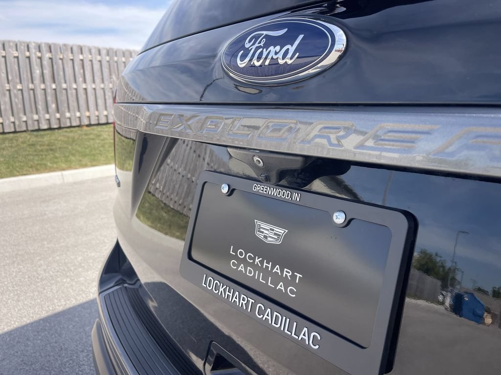 Used 2019 Ford Explorer XLT w/ Equipment Group 202A AWD/4WD image 15