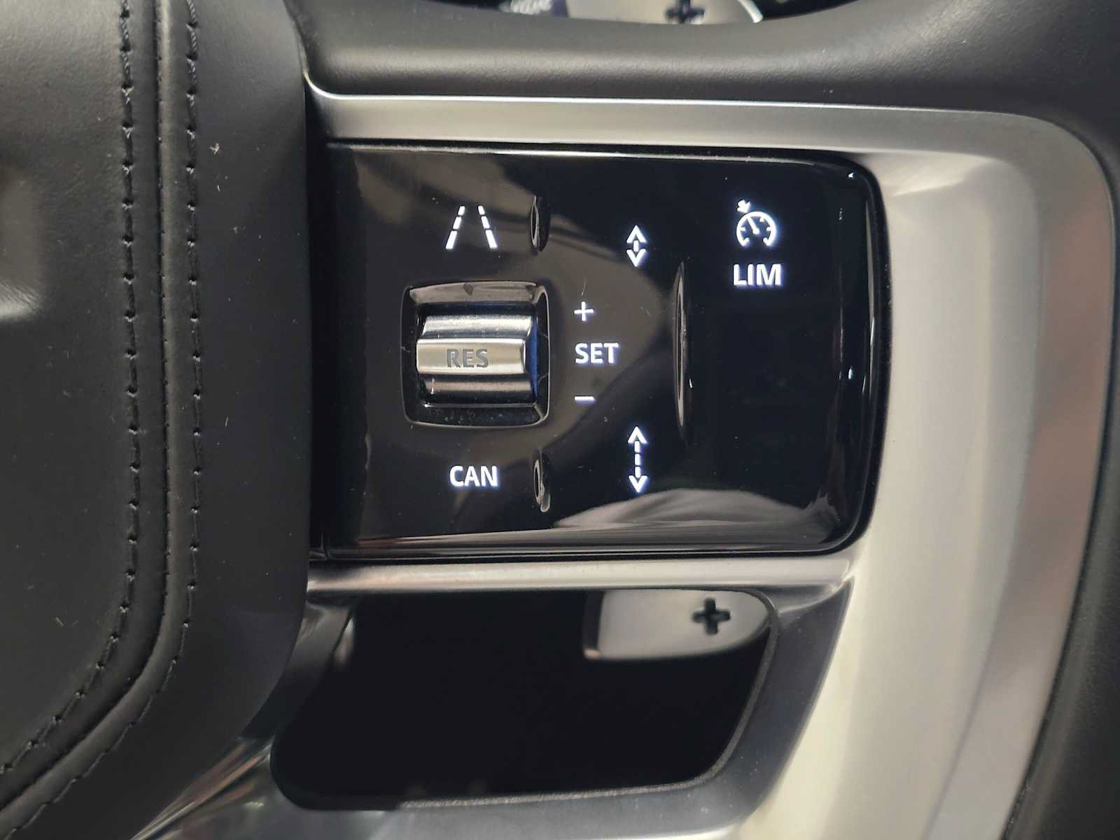 Used 2023 Land Rover Range Rover SE AWD/4WD image 31