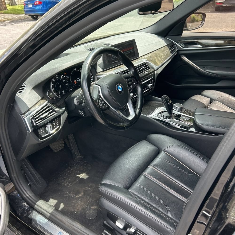 Used 2018 BMW 530e xDrive AWD/4WD image 11