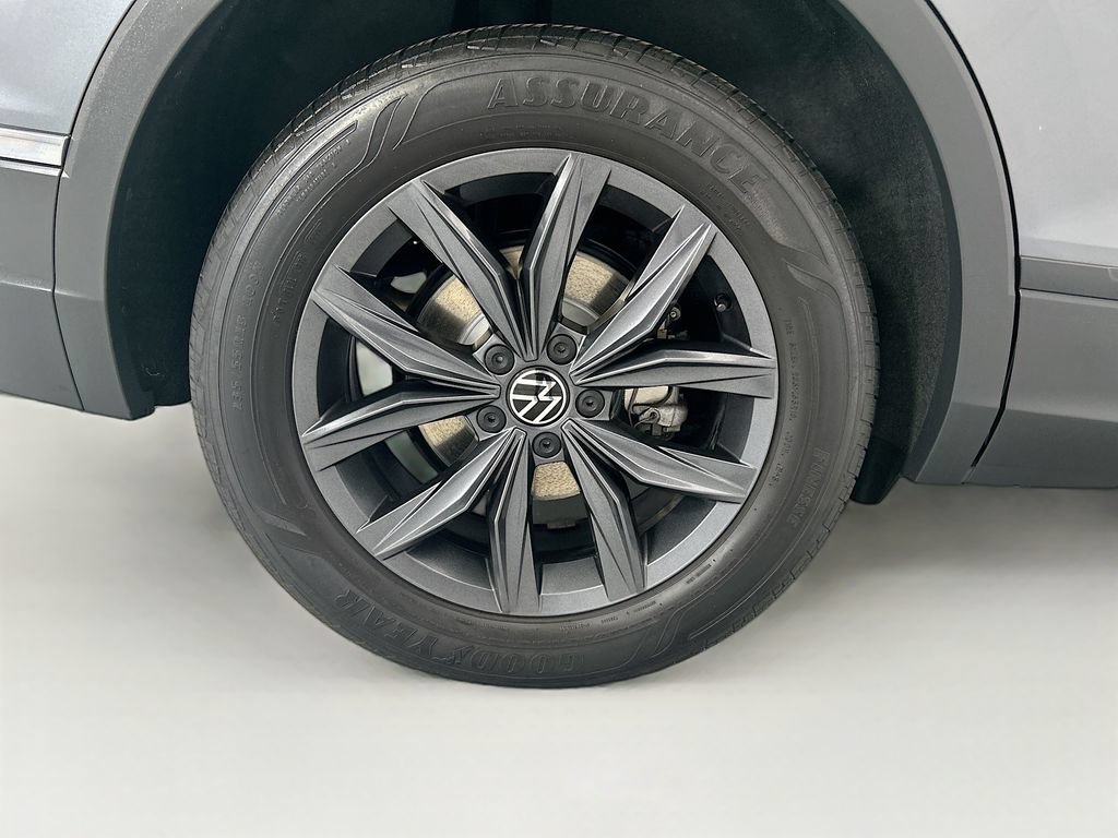 Used 2023 Volkswagen Tiguan SE FWD image 31