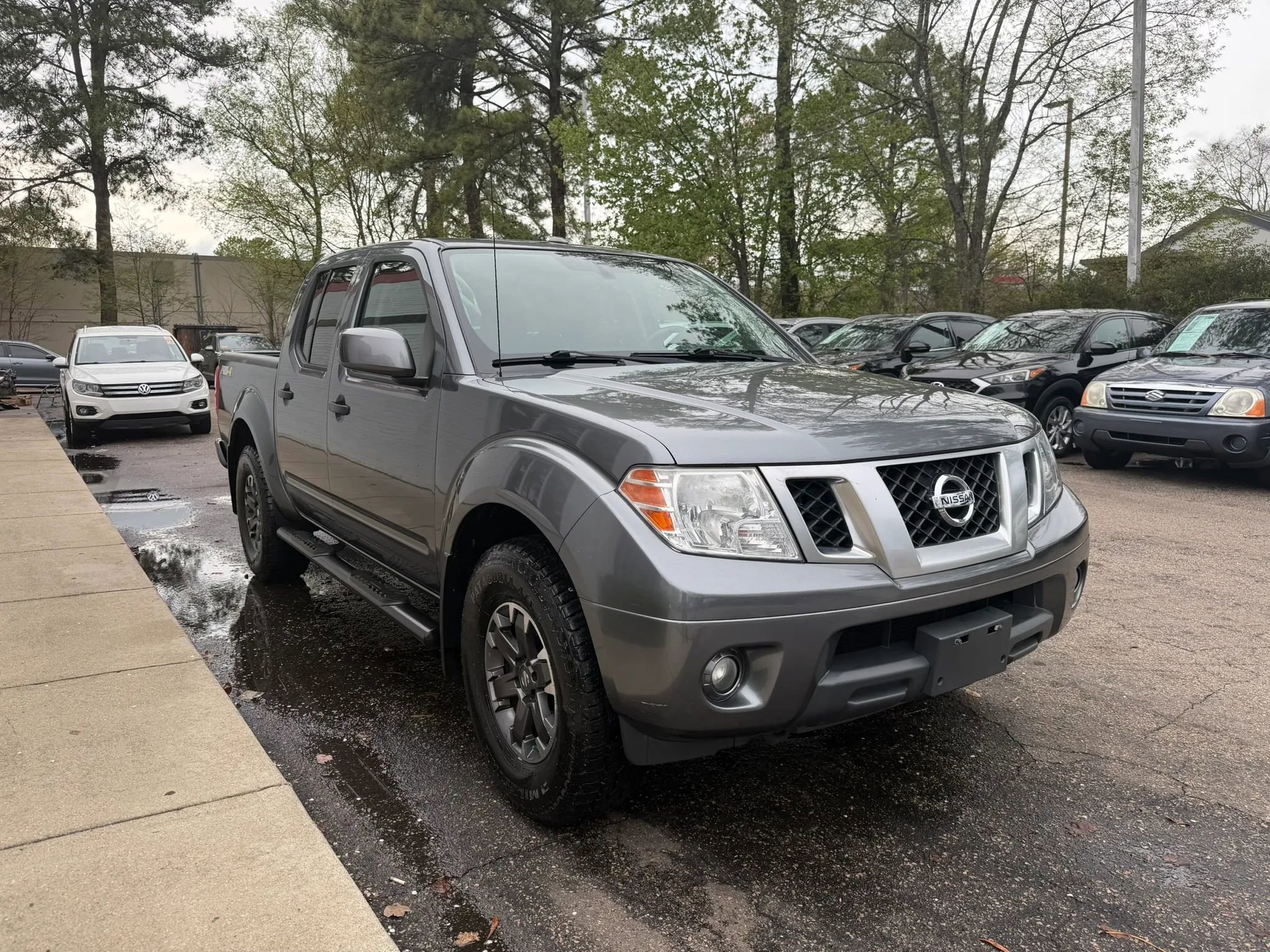 Used 2018 Nissan Frontier PRO-4X image 4