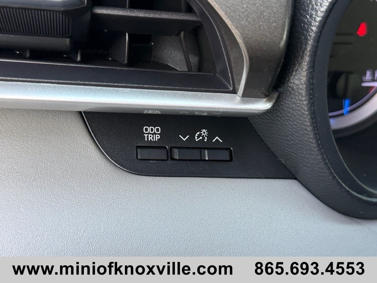 Used 2022 Toyota Highlander LE AWD/4WD image 31