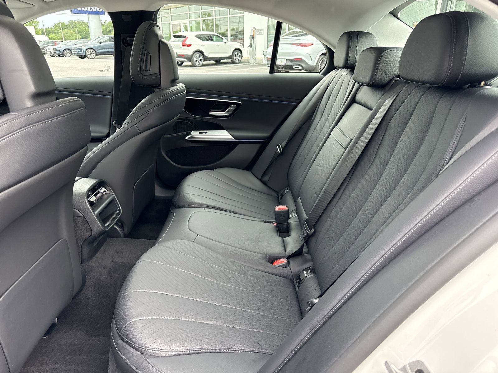 Used 2025 Mercedes-Benz E 350 Sedan image 12