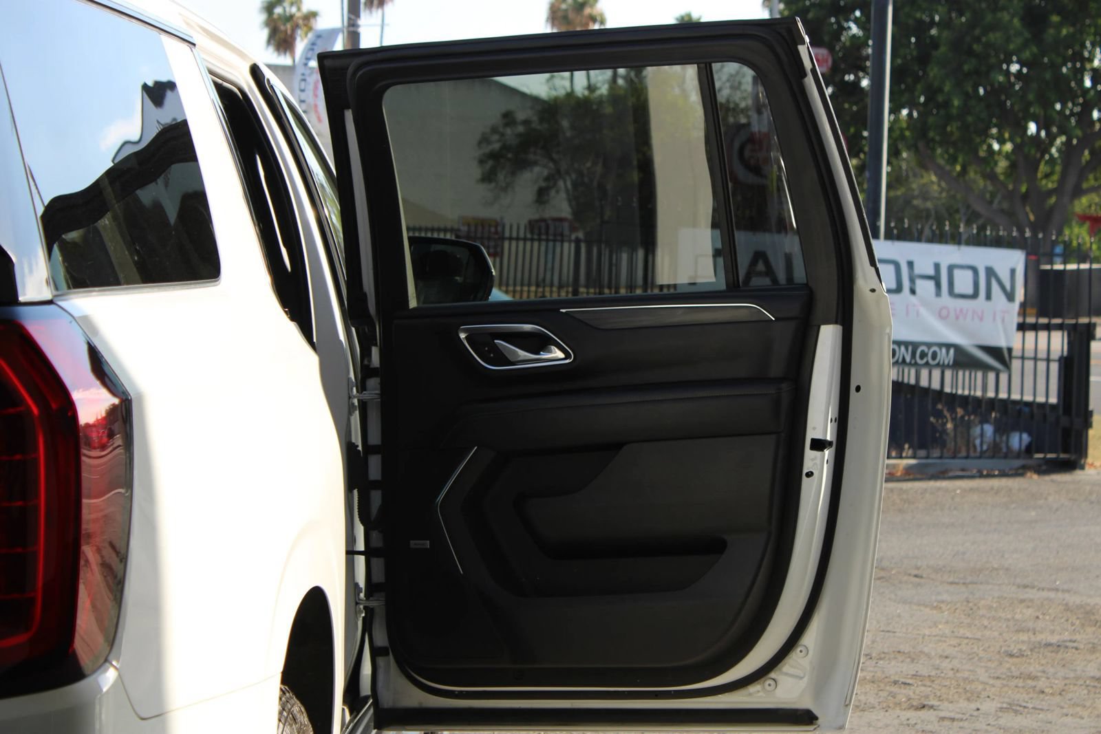 Used 2021 GMC Yukon XL SLT AWD/4WD image 13